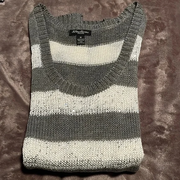 Sweater - Picture 1 of 1